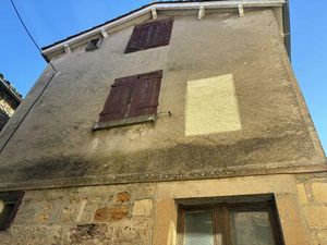Ensemble de deux Maisons de village en pierres avec patio à rénover