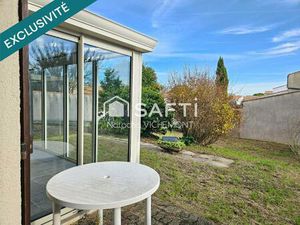 Charmant T2 de plain pied avec grand jardin  véranda au calme et à deux pas des commerces 