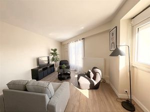 Appartement - 10ème étage - 84 95 m2 - 4 pièces - Meublé