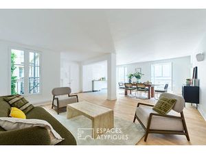Appartement à l'esprit maison avec vue sur l'Hôtel de Ville et Notre Dame
