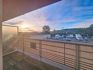 Appartement studio de 23 63m² avec terrasse et parking