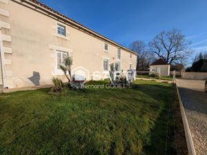 Ensemble immobilier rural avec dépendances équestres