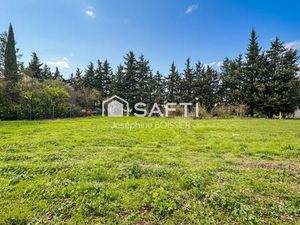 A saisir Très Beau terrain de 854 m² env. dans un quartier très calme.