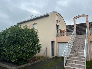 YZEURE APPARTEMENT F2 AVEC TERRASSE ET PARKING VENDU LOUÉ