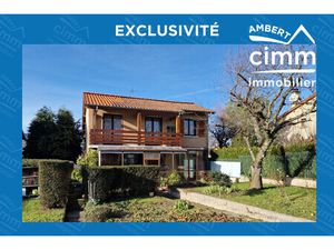 MAISON SPACIEUSE AVEC GARAGE ET JARDIN