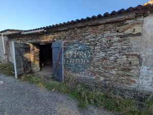 EXCLUSIVITÉ – Grange en pierre env. 40 m² – Haute-Goulaine bourg (800 m)