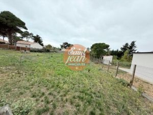 Terrain constructible de 360m à 700 m de la plage de la Pège