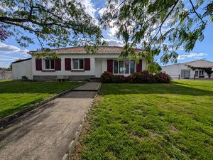 Maison + gîtes Bois De Cene 166 m²