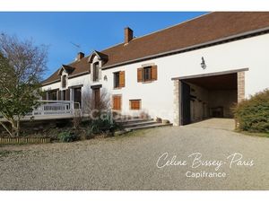 Longère de charme de 228 m²  4 Chambres  piscine 4X8  jardin clos 1563 M2