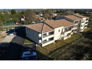 ROBION  AU PIED du LUBERON  RESIDENCE NEUVE  APPARTEMENT 4 PIECES TERRASSE ET PARKINS