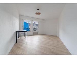 Nantes Centre  Studio dans résidence avec gardien