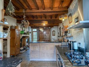 Vente Manoir Pichanges 15 Pièces 650 m² <meta name="description" content="À 20 minutes de 