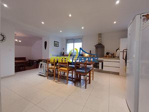 Maison Pouille 5 pièce(s) 118.98 m2