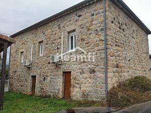 Location maison en pierre avec terrain