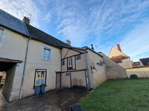 Vente maison 7 pièces 207 m² à Mehun-sur-Yèvre (18500)  92 900 €