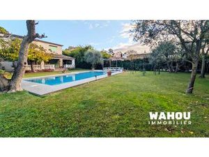 Maison provençale 5 chambres avec piscine et garages à Mougins