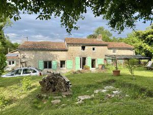 Benassay- Maison en pierre rénovée