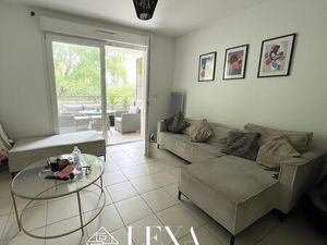 Proche commerces et au calme !