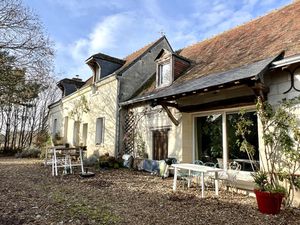 Ensemble immobilier en pierres  idéal pour chambres d’hôtes ou gîtes.