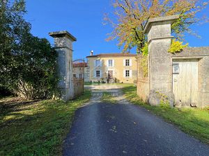 Maison 7 pièces 280 m² à vendre / acheter bécheresse 16250 ? | ERA Immobilier