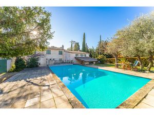 Achat Maison 8 pièces 199m² EGUILLES 13510