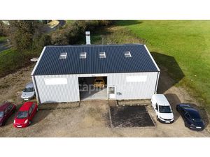 Local artisanal 275 m2 de 2018 isolation phonique sur axe N10 avec visibilité