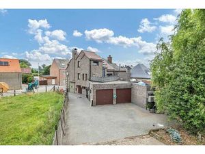 Ruime woonst met dubbele garage en veel mogelijkheden