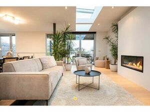 Rustig gelegen instapklare HOB met 4 SLK's  bureau en tuin