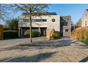 Moderne villa in een doodlopende straat vlakbij het centrum