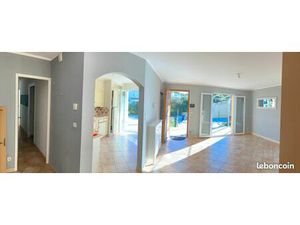 Maison plain-pied 110 m2– 4 chambres  garage  piscine  construction récente