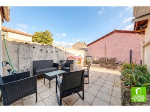 Maison de village rénovée 150m2 avec terrasse au calme !!