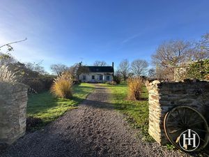 EXCLUSIVITÉ Superbe propriété en pierre avec gîte  piscine