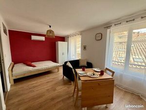 Studio rénové  lumineux et tout équipé  centre ville