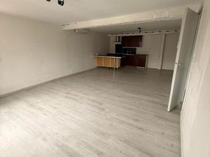 T2 au centre-ville de Donnery  immeuble au calme  toutes charges comprises  Wifi