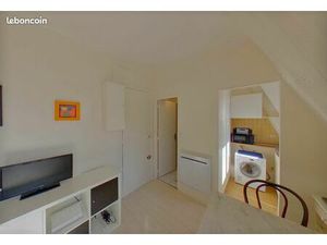 Beau studio tout meublé