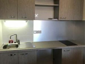 Apparemment T2 avec balcon et parking