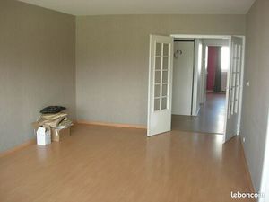 Appt 82m2 TG hyper centre + parking+ cave