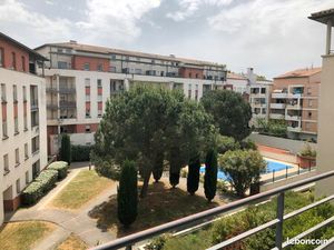 Beau T2 44m2 SAINT-CYPRIEN   Résidence 2000  calme  piscine  parking  grand balcon (métro 