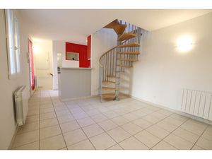 Location Maison 3 pièces 57m² AUBIGNAN 84810