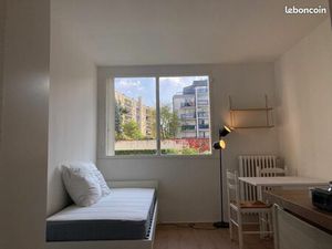 Location meublée studio 14 m² Versailles (78000)