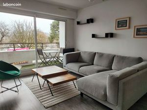 Charmant T2 meublé face Loire