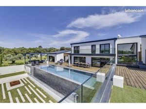 Maison unique et moderne