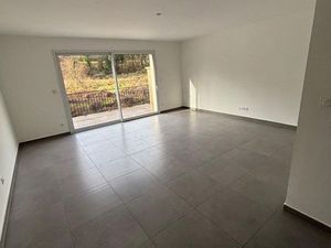 Belle maison jumelée 100 m2 avec grand garage 50 m2