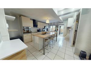 Maison T5 près de MAREUIL LE PORT à vendre