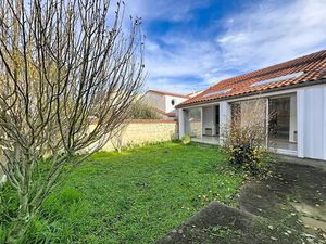 Vente divers 3 pièces 75 m² La Rochelle (17000)