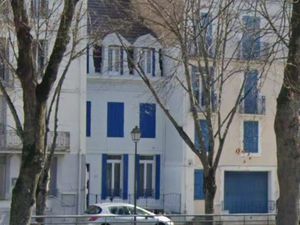 Immeuble à vendre NERIS LES BAINS 13 pièce(s) 232m2 182 700€