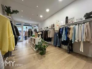 STE FOY LA GRANDE : Immeuble Rue commerçante