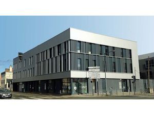 Location Local Professionnel 326m²