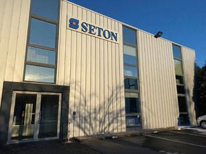 Location Local Professionnel 1 006m²