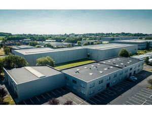 Location Local Professionnel 95m²